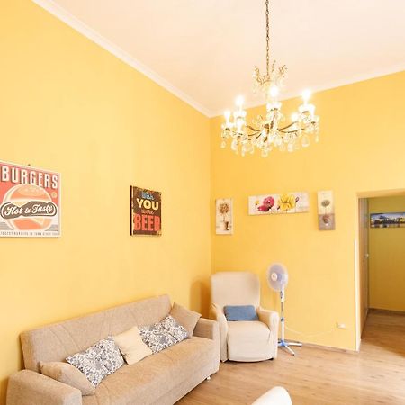 Duomo 77 - In The Heart Of The Historical Center By Elite Villas Napoli Exterior foto