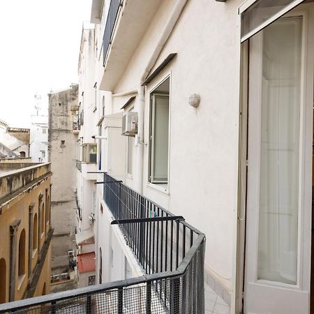 Duomo 77 - In The Heart Of The Historical Center By Elite Villas Napoli Exterior foto
