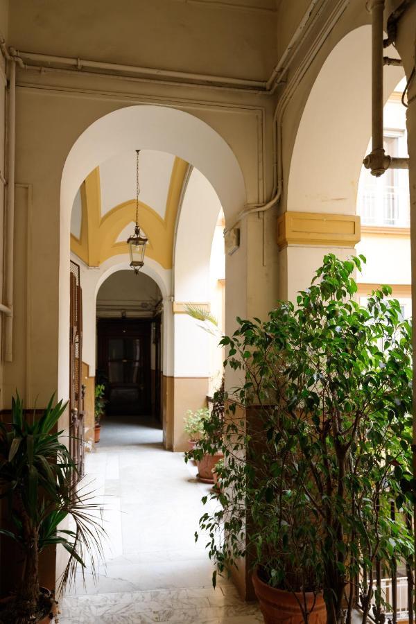 Duomo 77 - In The Heart Of The Historical Center By Elite Villas Napoli Exterior foto