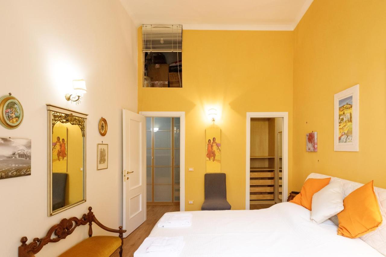 Duomo 77 - In The Heart Of The Historical Center By Elite Villas Napoli Exterior foto
